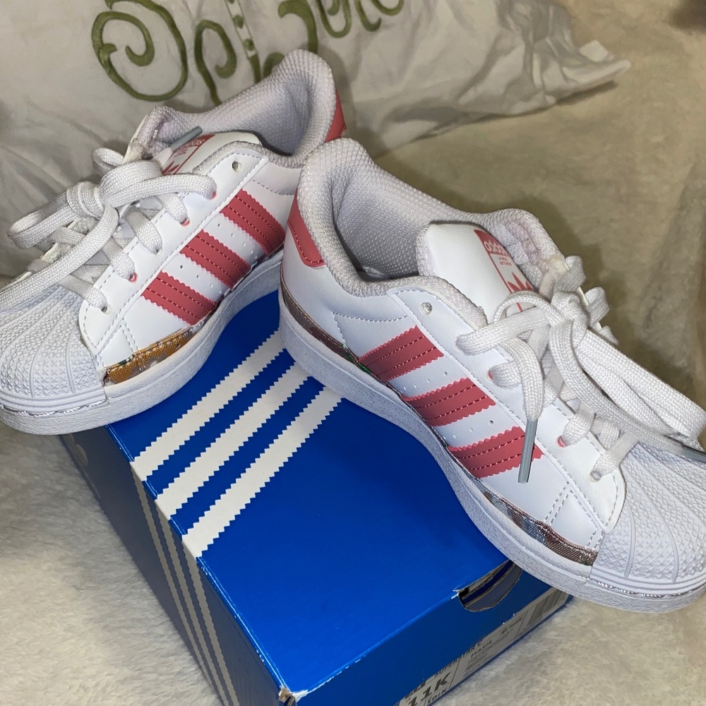 Adidas’s tennis shoes
